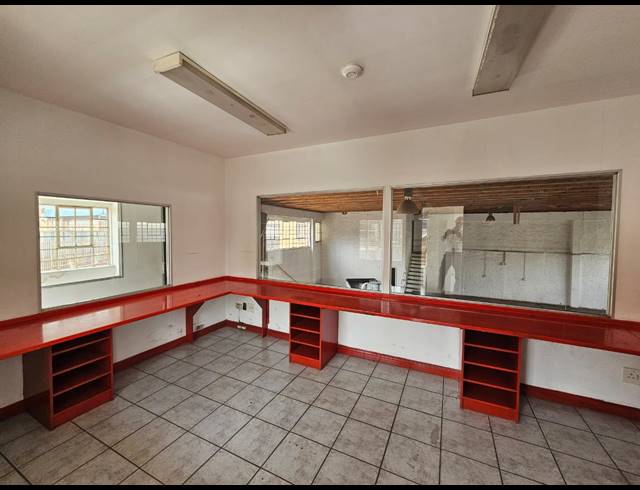 548M² WAREHOUSE TO LET IN MEADOWDALE